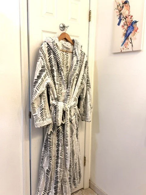 Slip into soft plush robes and unwind in cozy Catskills comfort after a day of hiking, skiing, or exploring Belleayre Mountain.