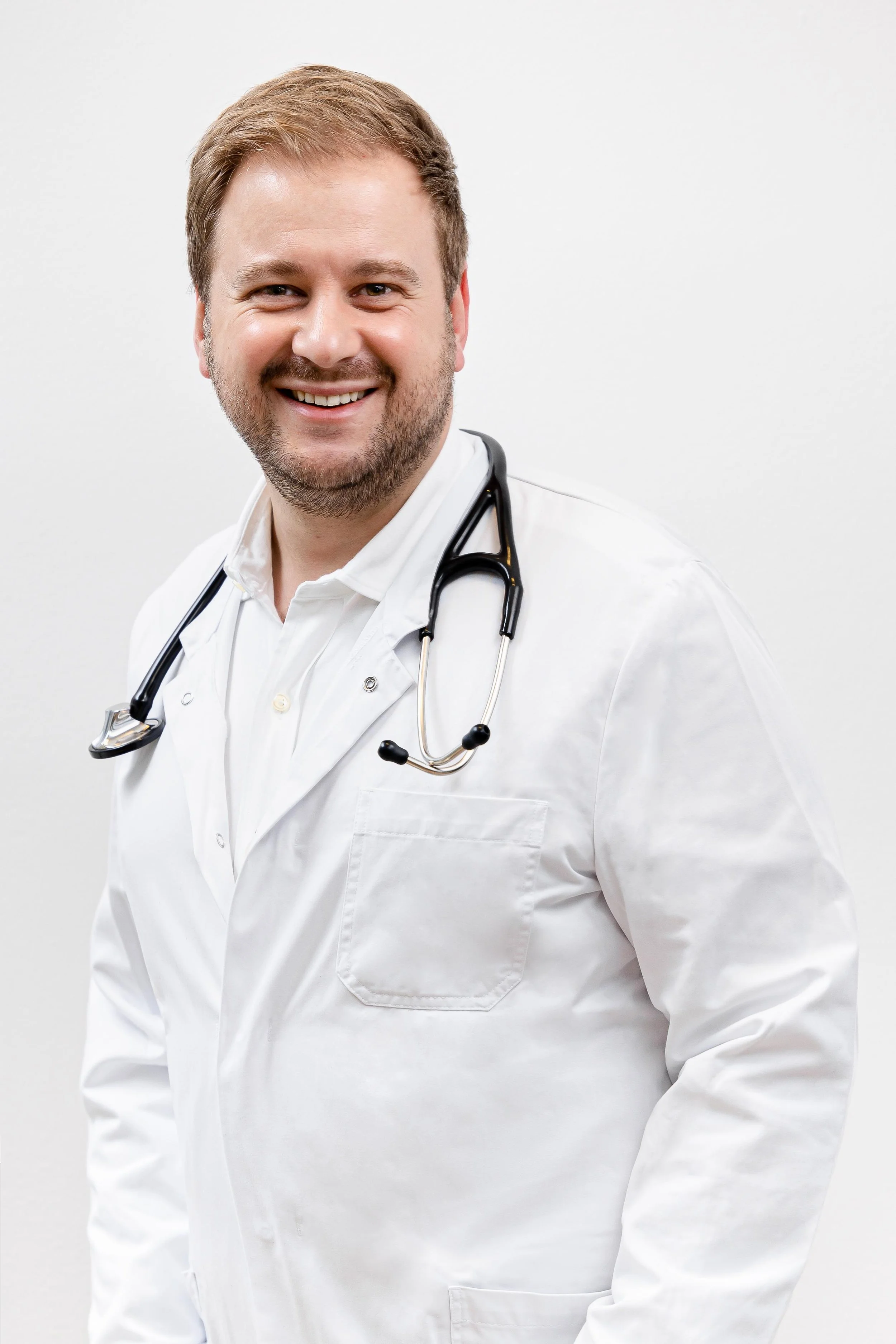Dr. Akos Kramos