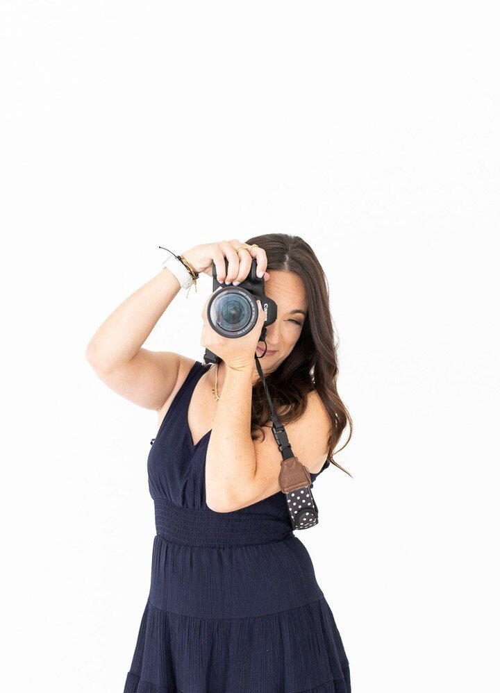 ✨Introduction Time✨

This is me, the girl with the camera up to her face, doing a happy dance every time we capture THE shot!

I was Florida raised and lived there until I was 28.  Now 'slightly' older and living in North Texas with my little family 