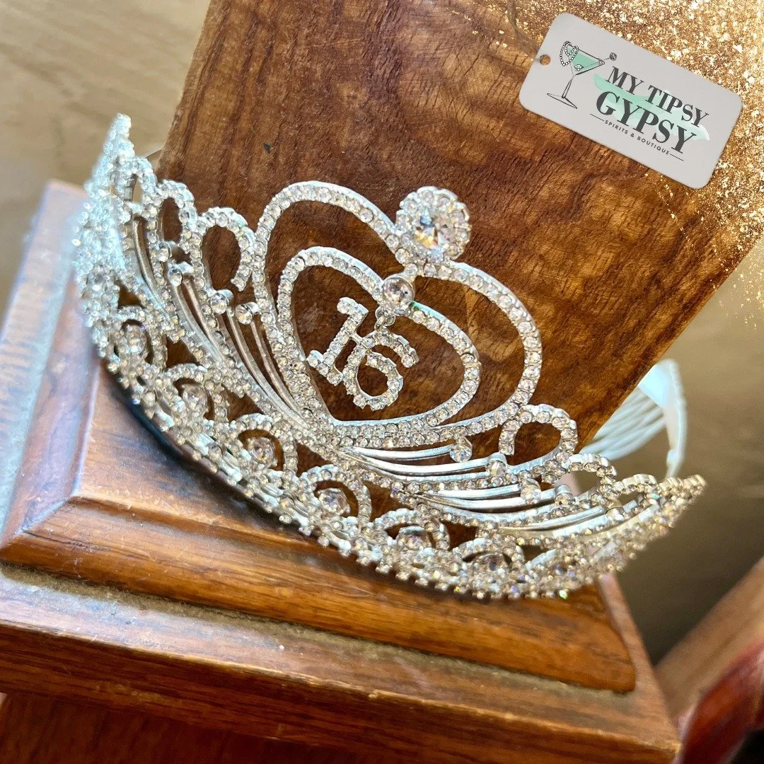 Every birthday need a tiarra! #mytipsygypsy #visitpaoli #themillpaoli #mytipsygypsy #visitpaoli