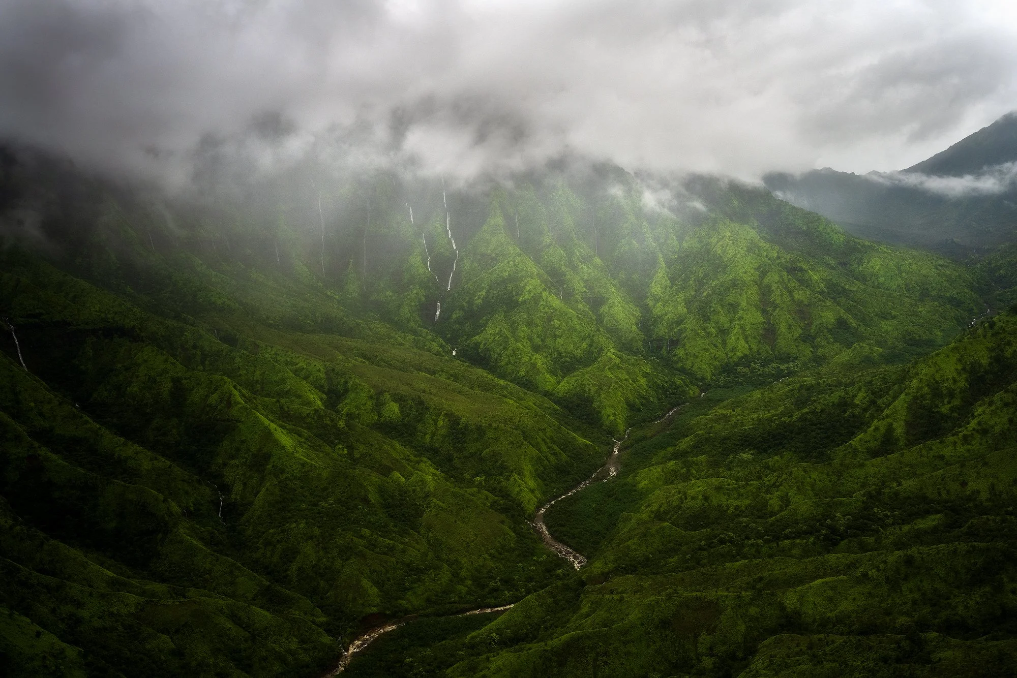 Kauai-Waterfalls-Helicopter.jpg