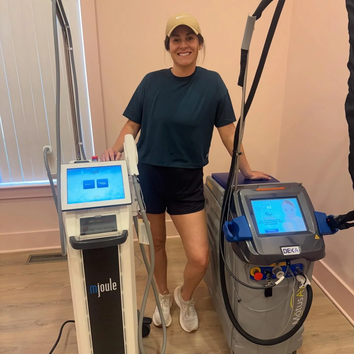 Fleet is growing and so are the results 🔥

Officially bringing laser and light treatments into the studio and I could not be more excited. Think brighter, tighter, clearer skin with that luxury meets clinical feel you know I love 👏

And to my solo 