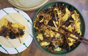 Cerdo Moo Shu, el plato chino que conquistĂł EEUU