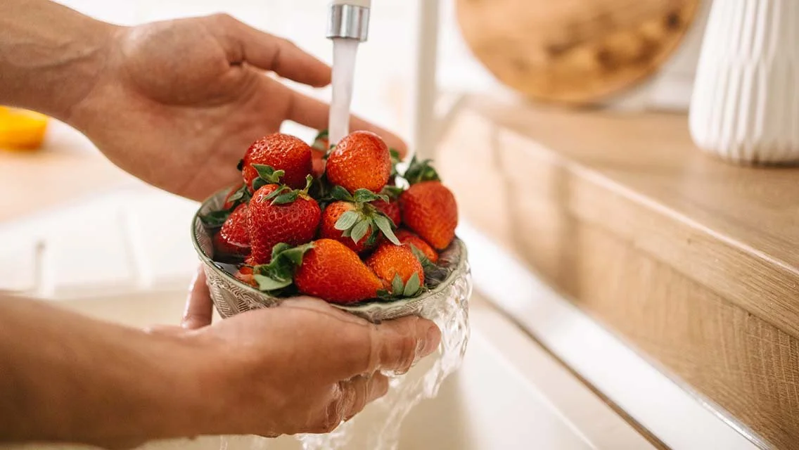 Environmental Working Group (EWG) Releases 2025 “Dirty Dozen” and “Clean Fifteen” Lists