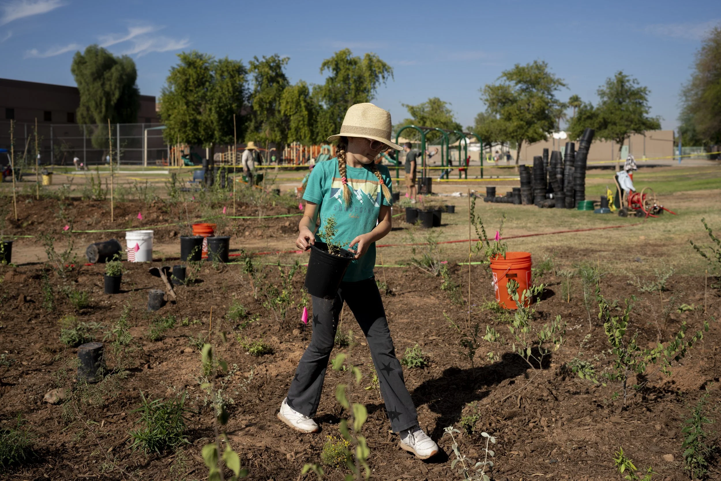 SUGi_MONTECITO-SCHOOL_PLANTING_2025_21.jpg