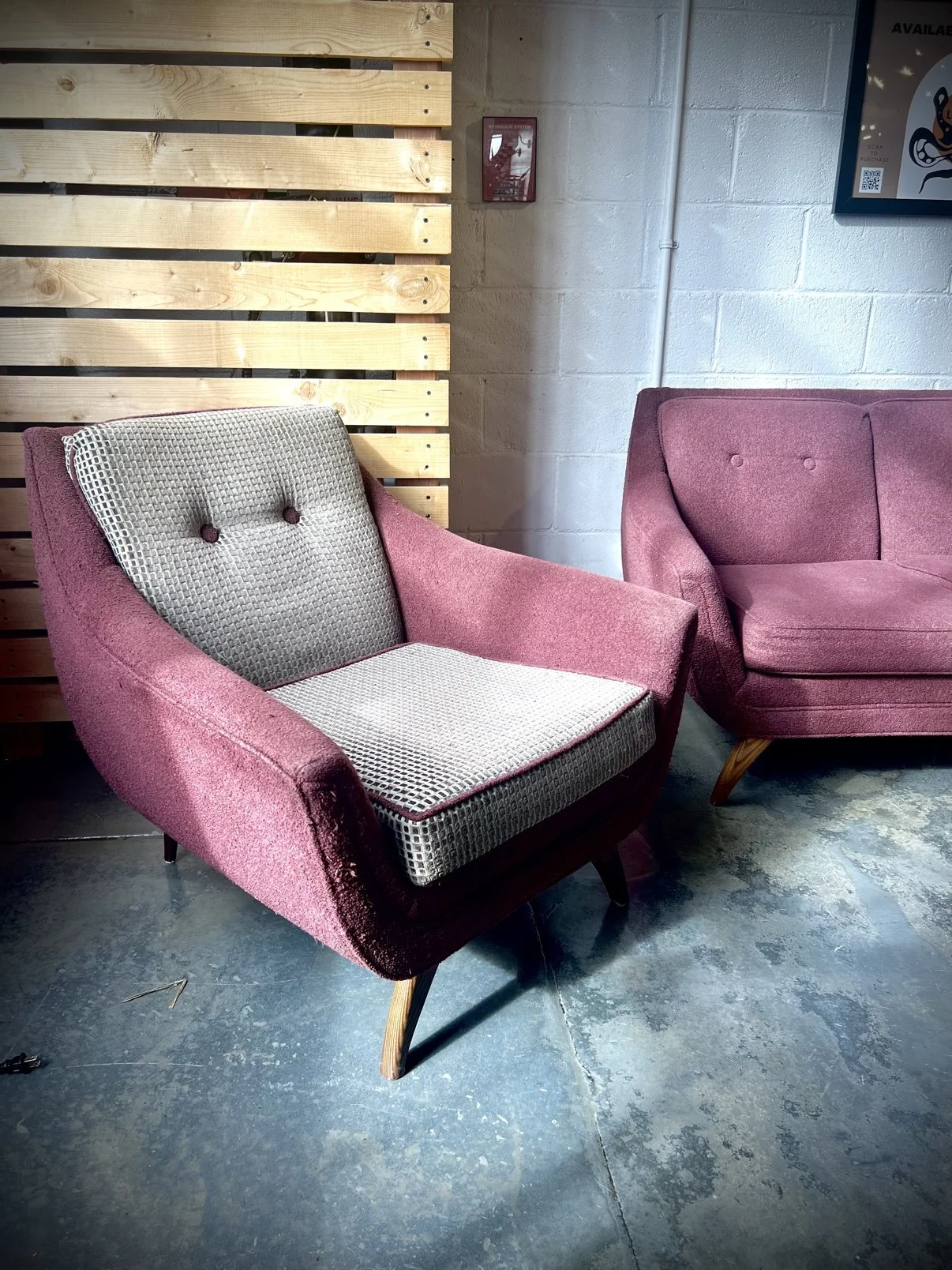 couch-set-08-chair-side.jpg