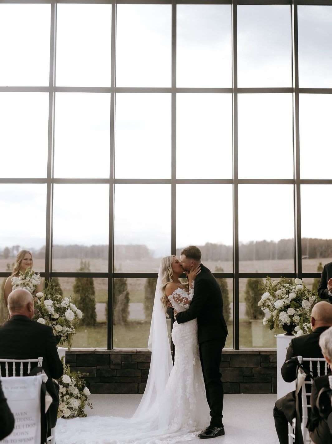 Mr. & Mrs. Arnold
@tprice.photos