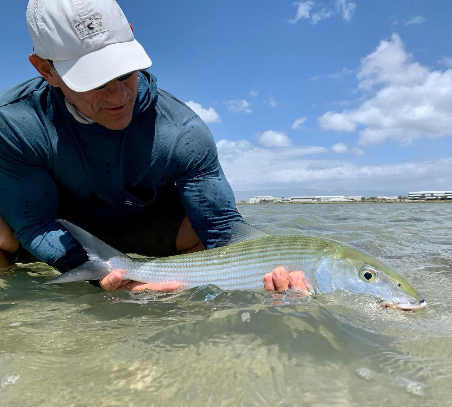 @bradass198 finding a happy one!!! @rcioptics @hatchoutdoors @simmsfishing @yeti @batterytender #hawaiionthefly #theadvantageisclear #fishitwell #bonefish #hawaiianbonefish