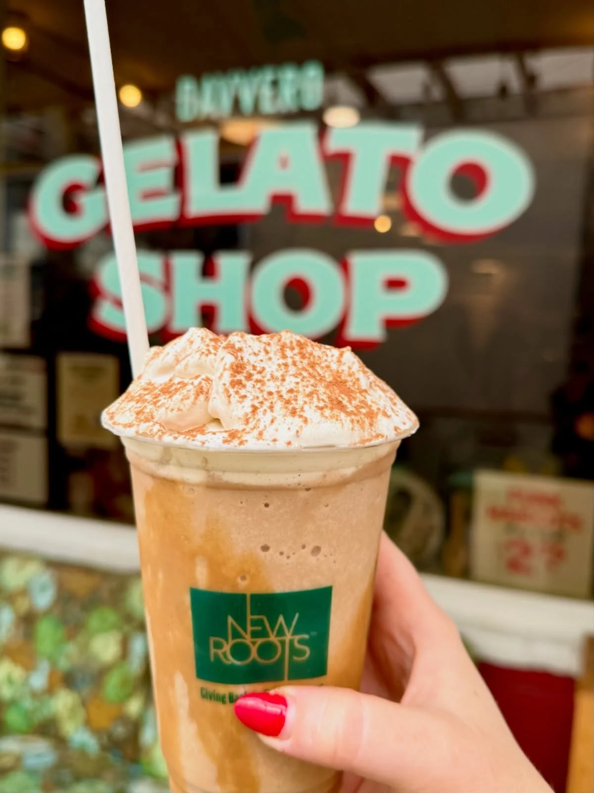 Sunday Special: Hazelnut Tiramisu Shake🤎 
Hazelnut Tiramisu gelato blended with a of splash oat milk, hazelnut cream, fresh whip and cocoa powder. 
Sold out of Chai Cookie Butter