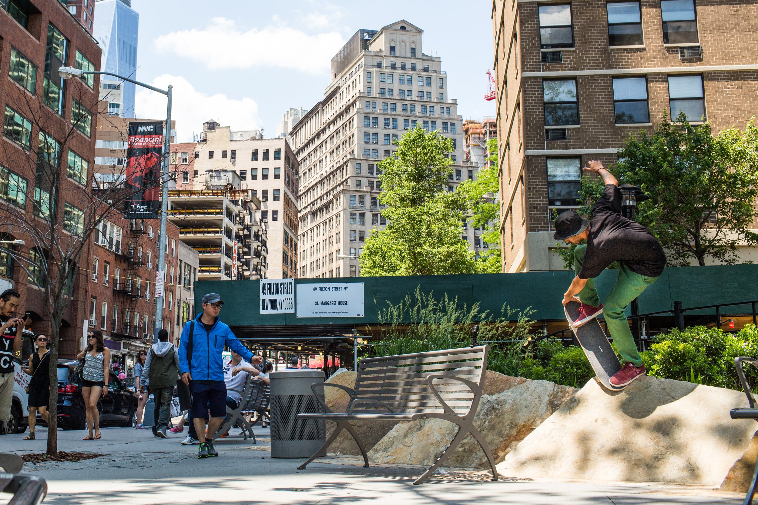  skateboarder in New York City  