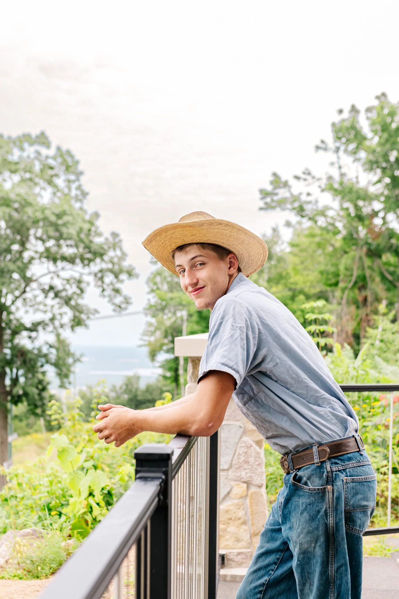 ashton_tisler_senior_session_sm_photopoulos_family_photography_llc_aug_15_2025-1.jpg