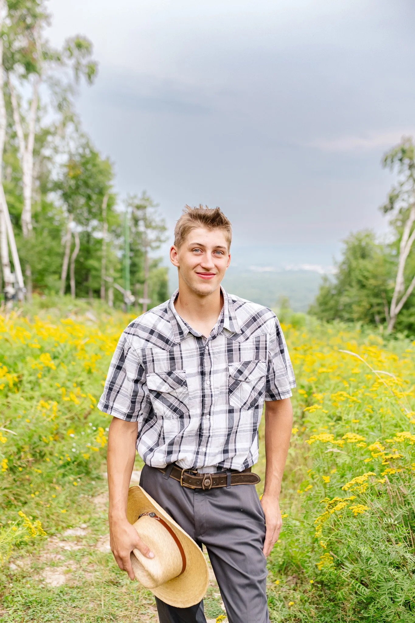 ashton_tisler_senior_session_sm_photopoulos_family_photography_llc_aug_15_2025-7.jpg