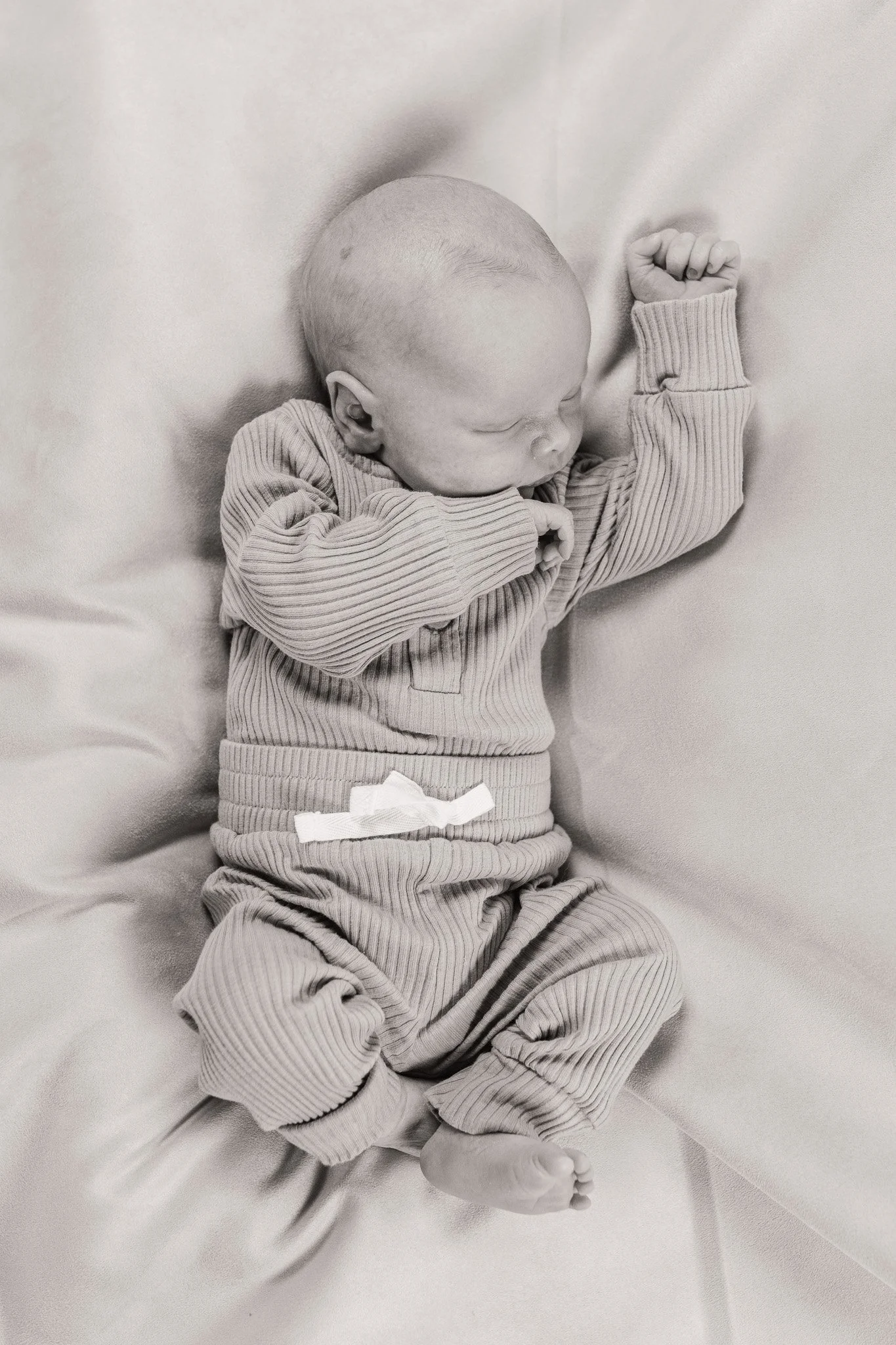 walter_ponto_newborn_portraits_bw_sm_photopoulos_family_photography_aug_29_2025-5.jpg