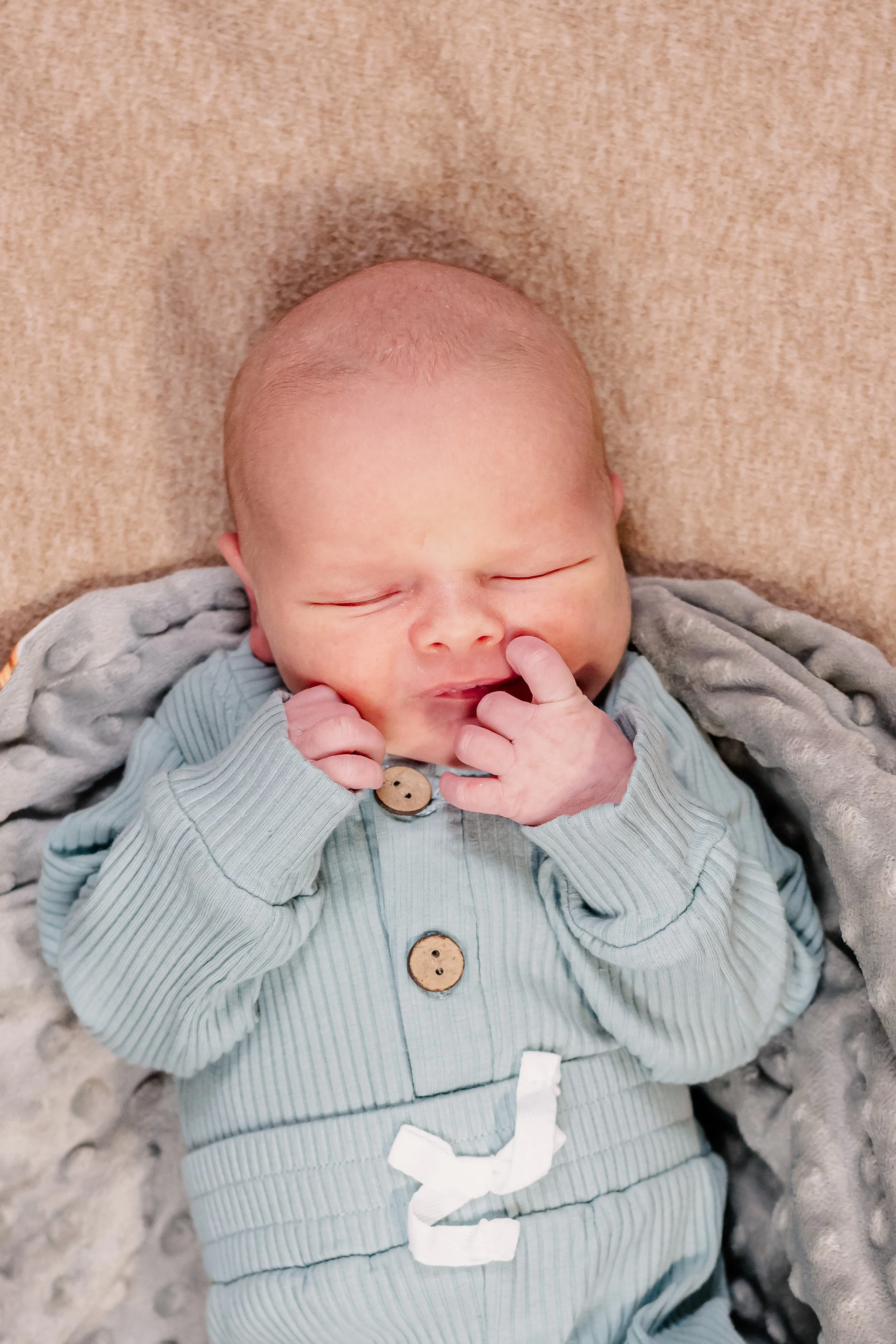 walter_ponto_newborn_session_sneak_peek_photopoulos_family_photography_aug_29_2025-10.jpg