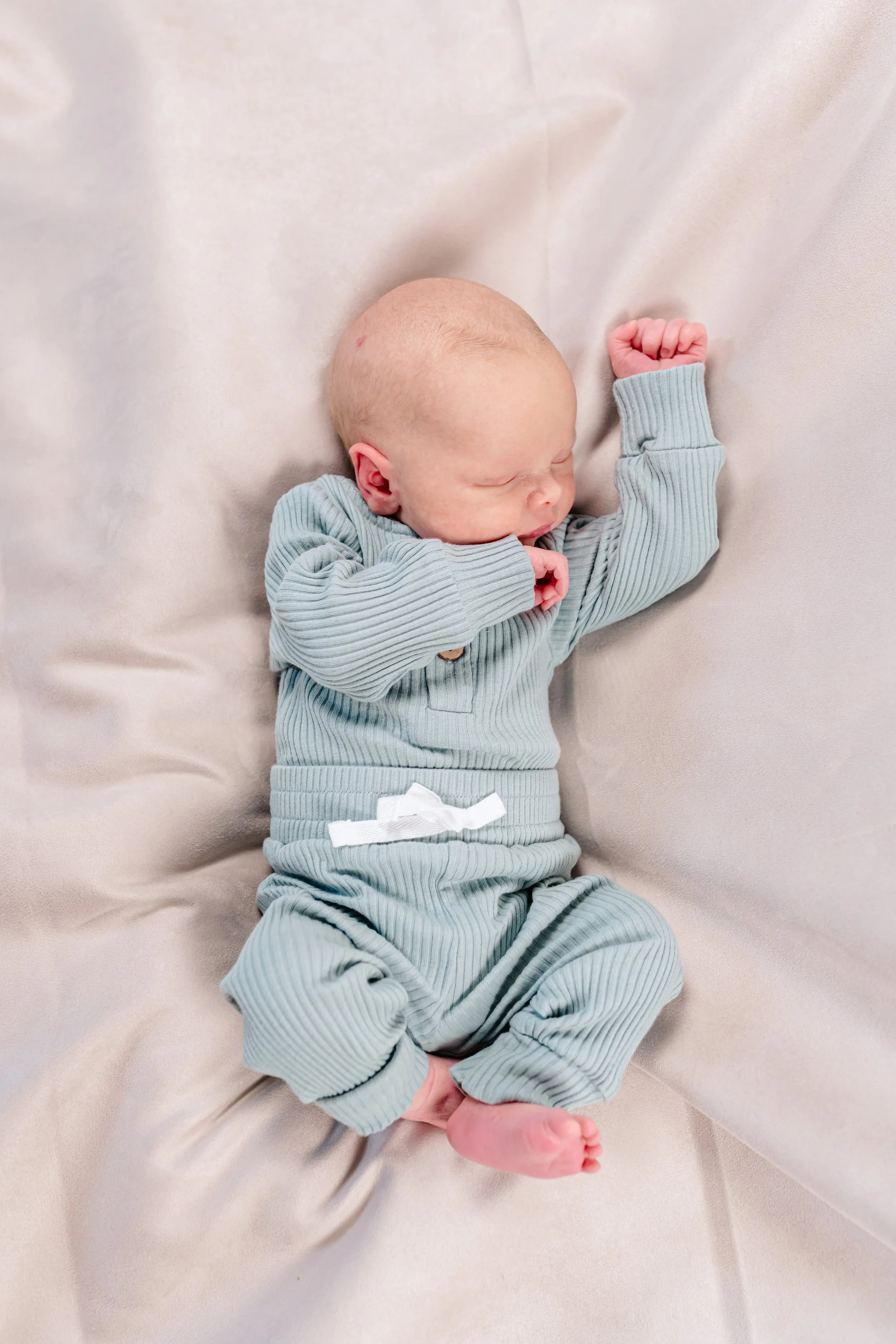 walter_ponto_newborn_session_sneak_peek_photopoulos_family_photography_aug_29_2025-4.jpg