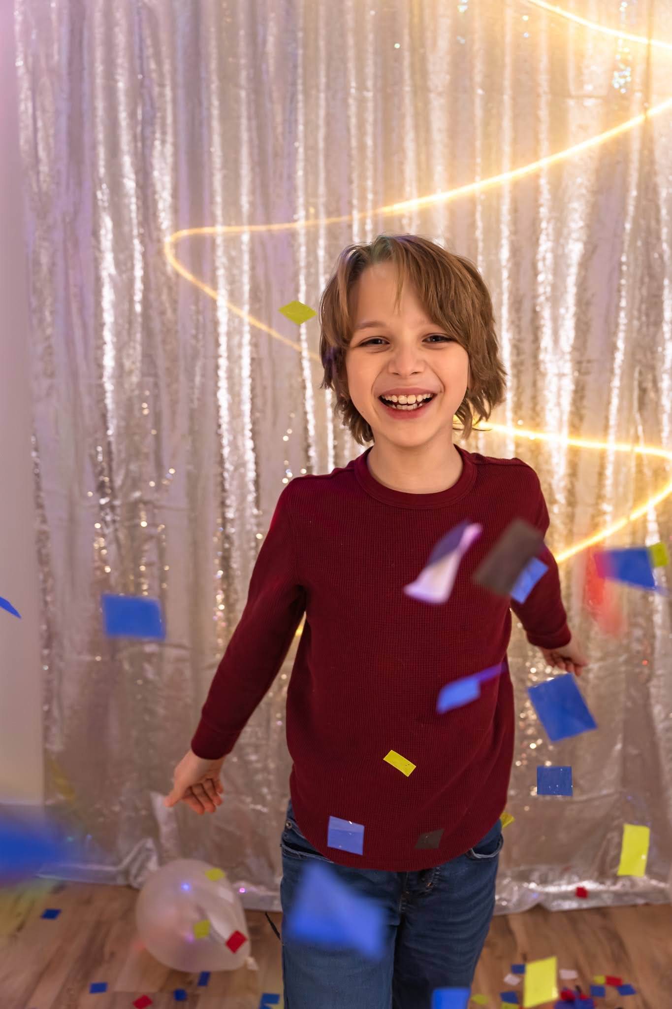 new_years_confetti_celebration_photopoulos_family_photography_jan_01_2026-5.jpg