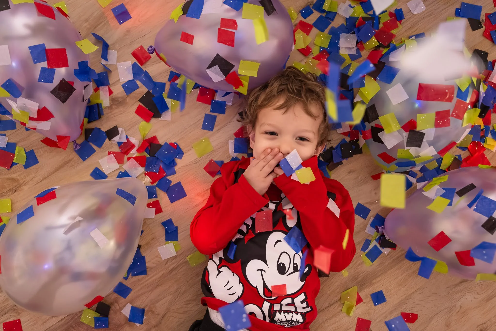 new_years_confetti_celebration_photopoulos_family_photography_jan_01_2026-9.jpg