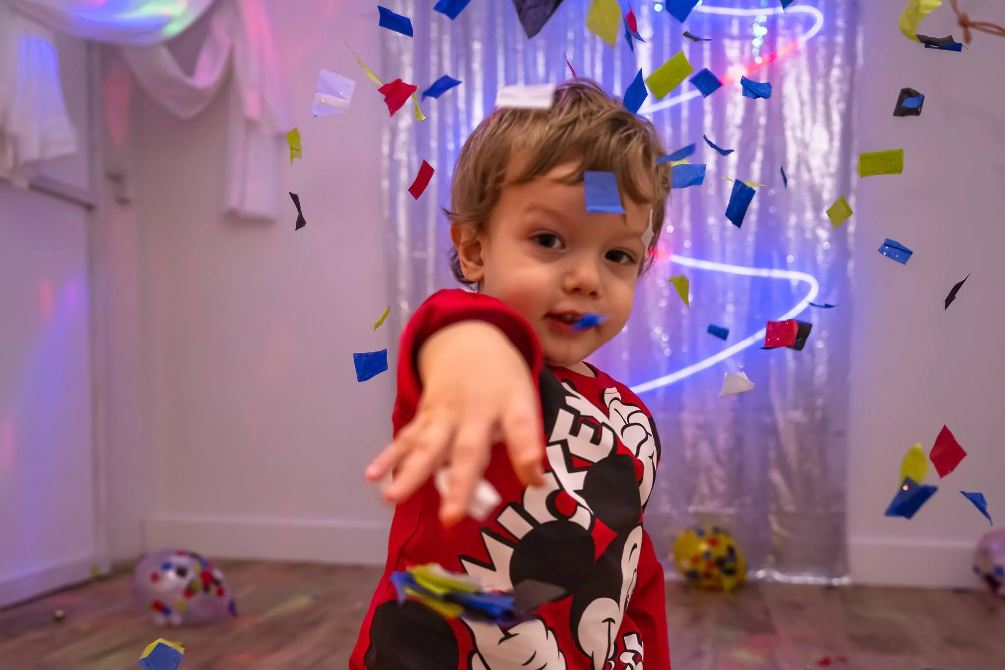 new_years_confetti_celebration_photopoulos_family_photography_jan_01_2026-20.jpg