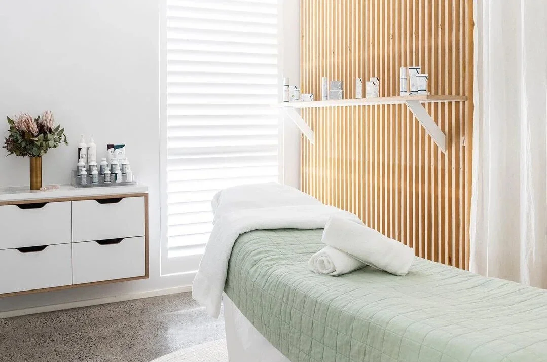 Skin_Girl_Wall Mounted_Drawer_Unit2.jpg