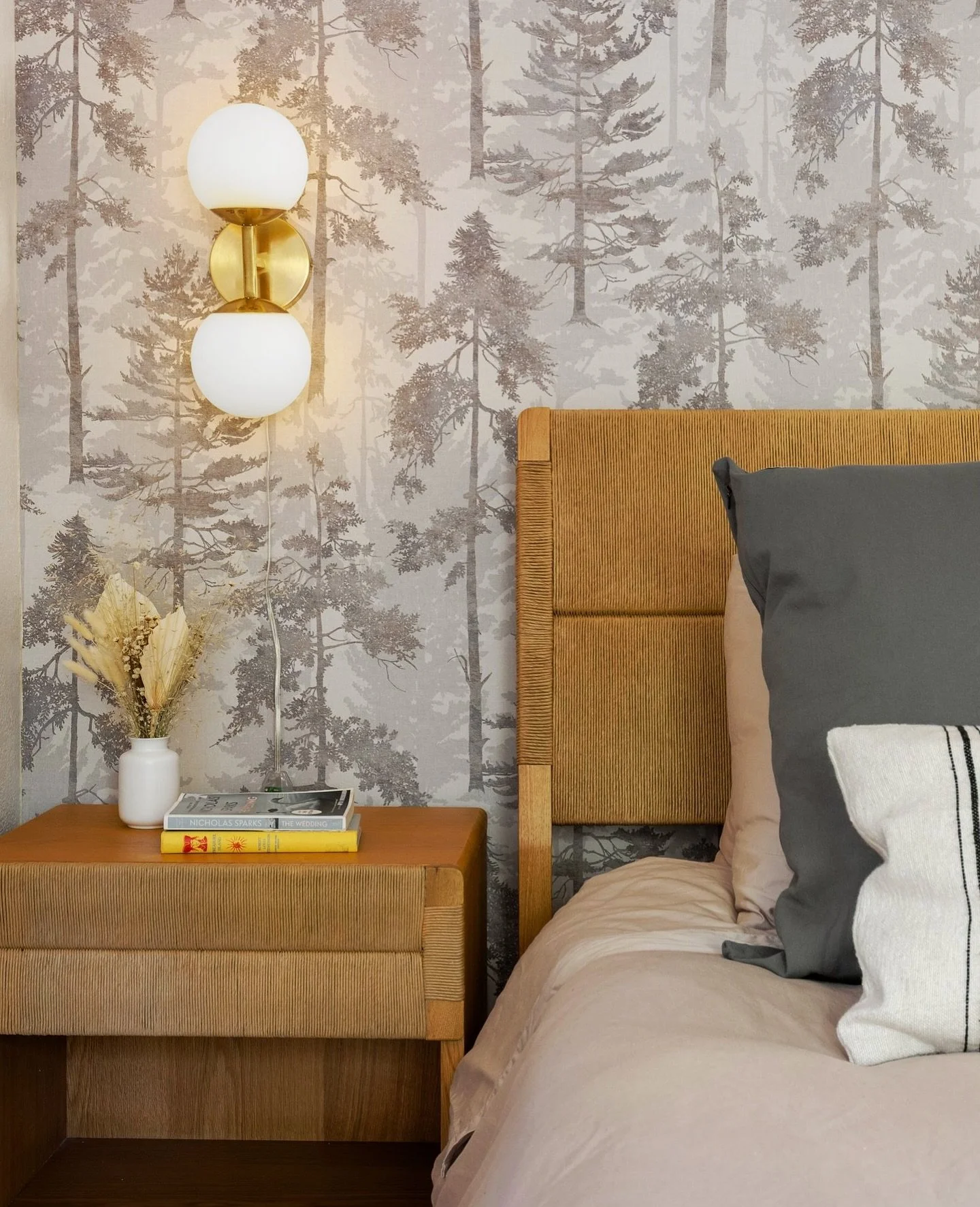 The Norse Forest wallpaper from @grahamandbrown is perfect for this Northern California mountain cabin! We love helping STR owners update or refresh their properties!
 
📷 by @mariosilvaphotography