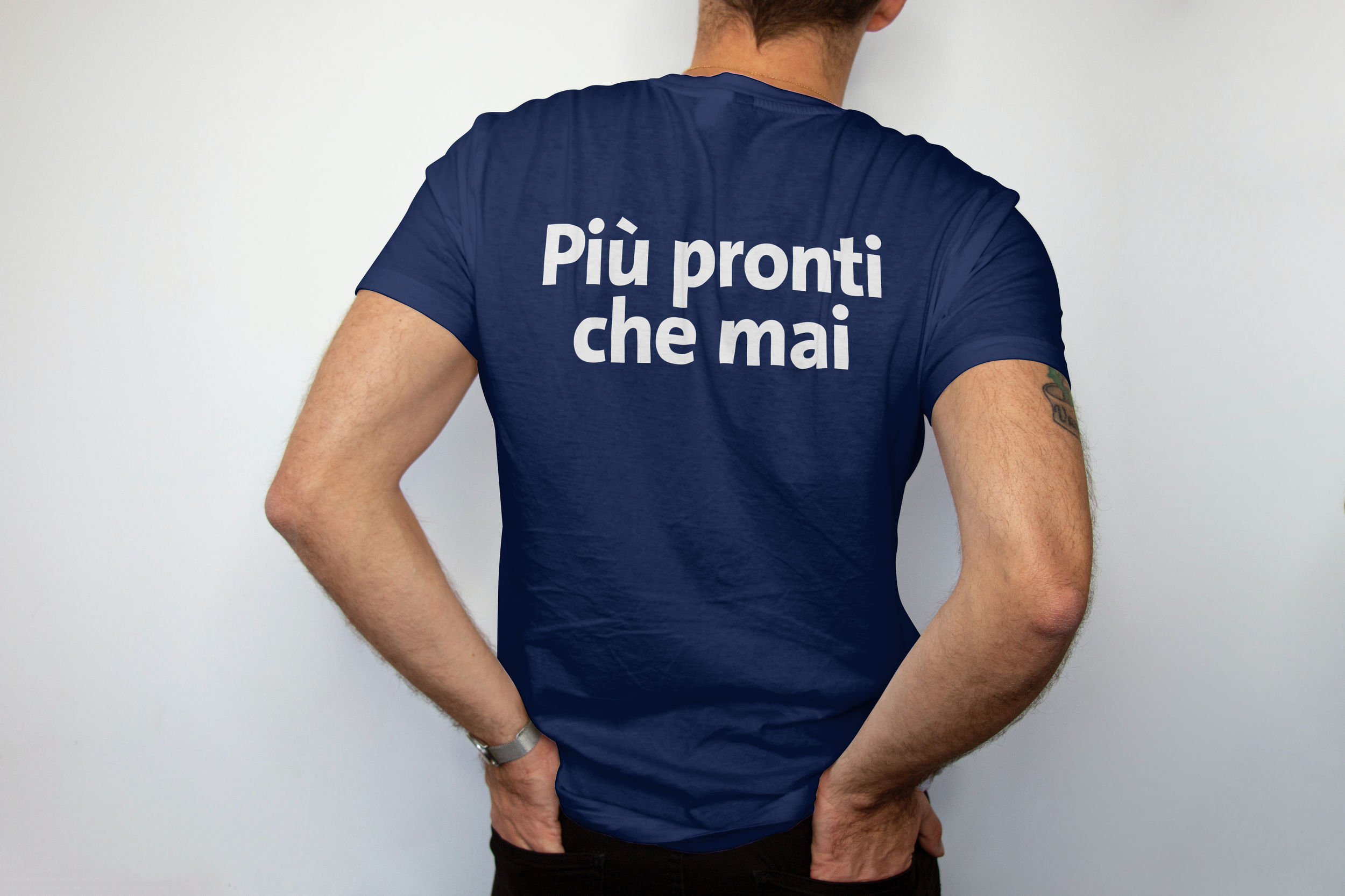 Swisscom_Men_Backside_T-shirt_Mockup_2020_v1_ITA.png