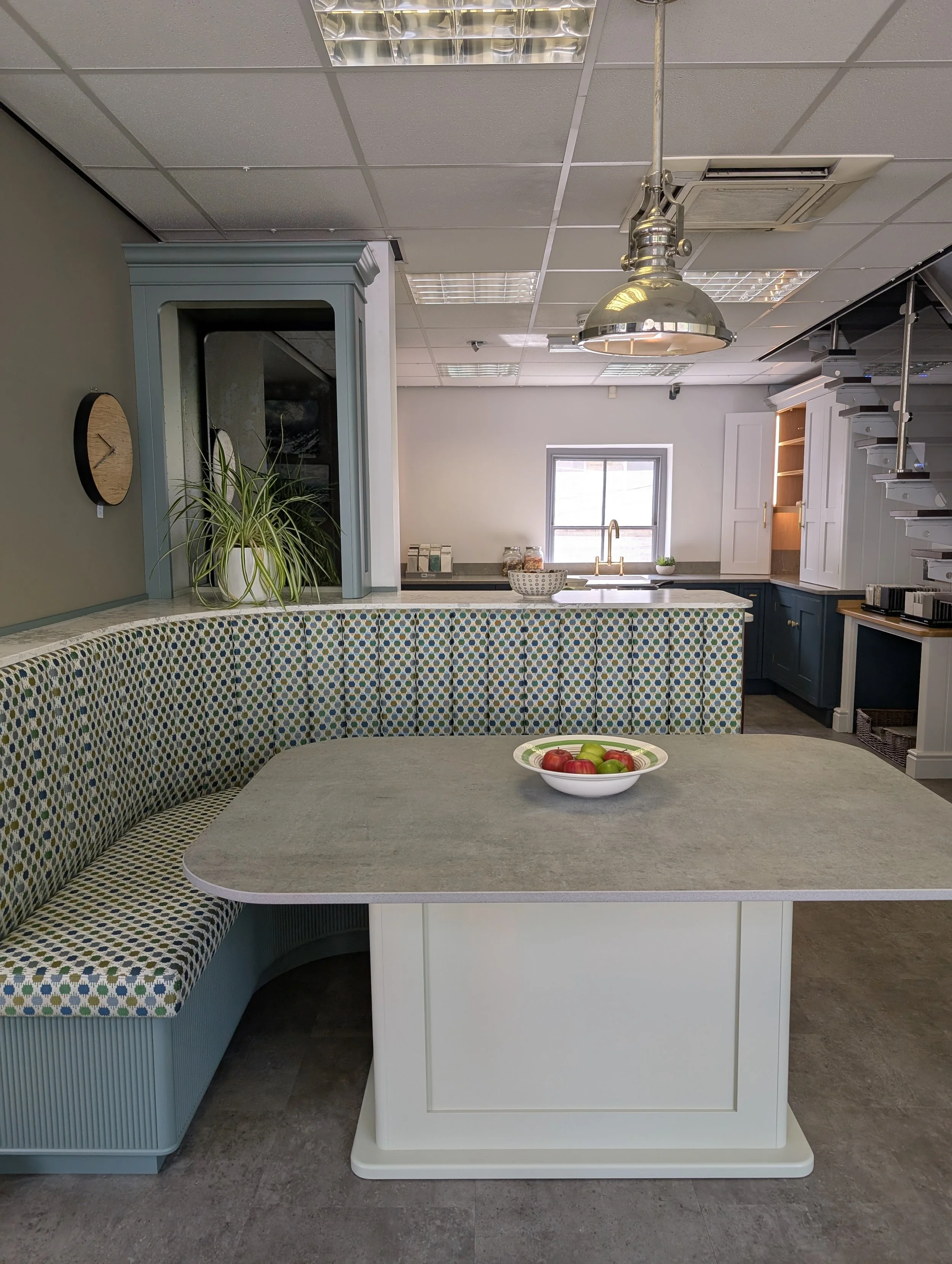 Grey Table - 20mm Dekton Kreta
