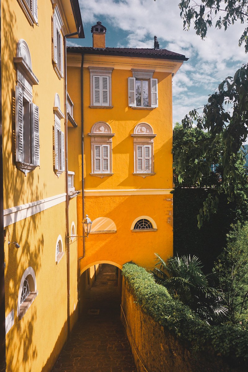 Varenna Yellow House.jpg