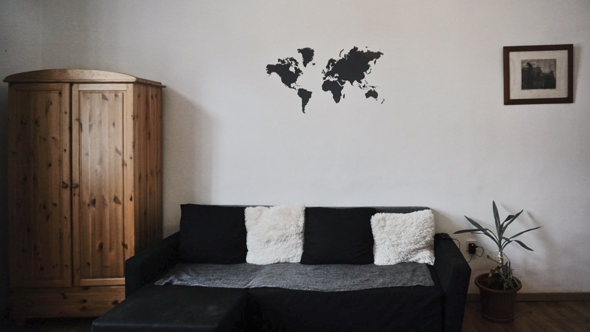 Couchsurfing: Is it safe? - How to Couchsurf for First Timers