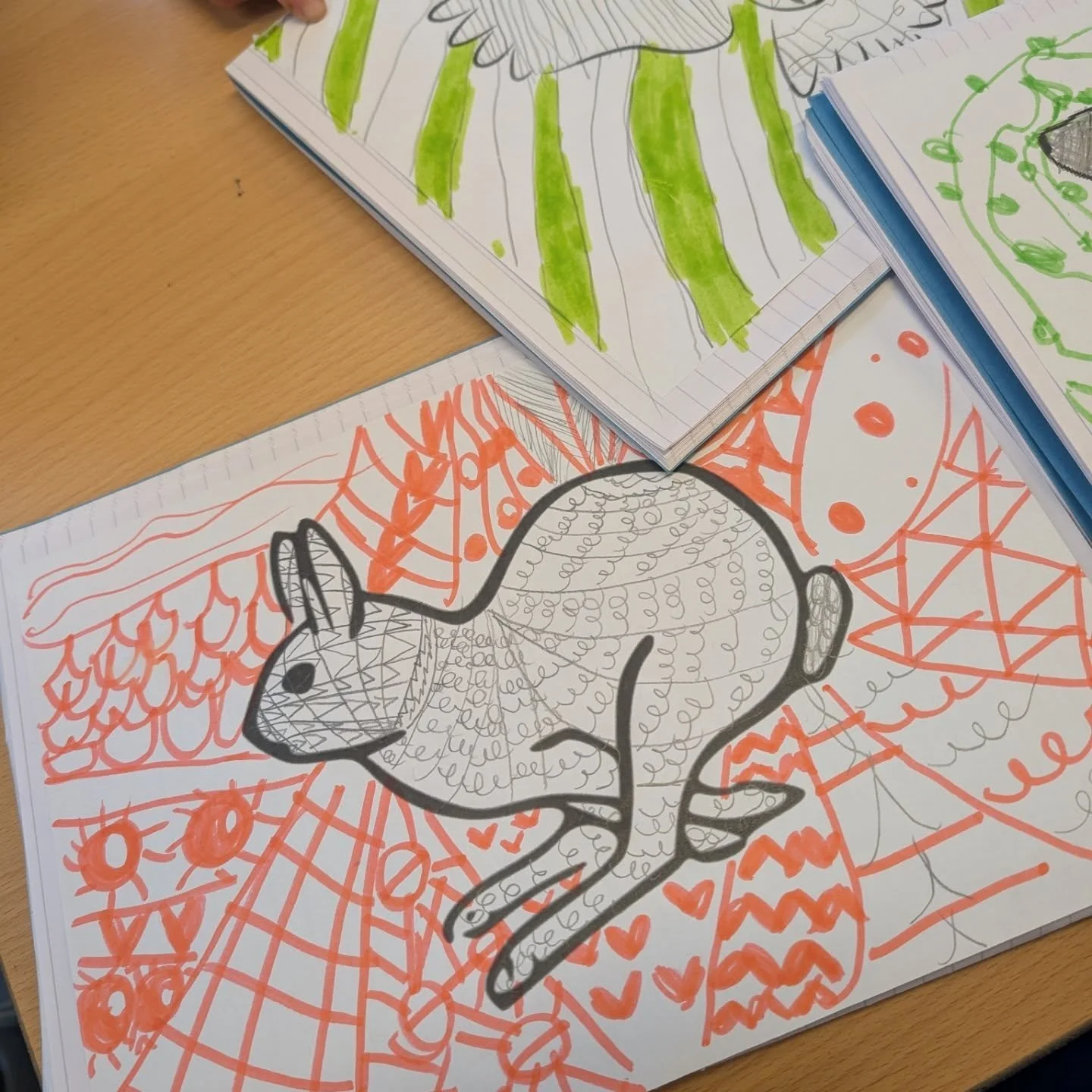 Great Oaks at Stubbings have taken inspiration from the artwork of Kenojuak Ashevak and have been experimenting with pattern. 
What beautiful artwork! 🤩 
#hebdenbridgeschool #hebdenbridgeschoolsfederation #hebdenbridge