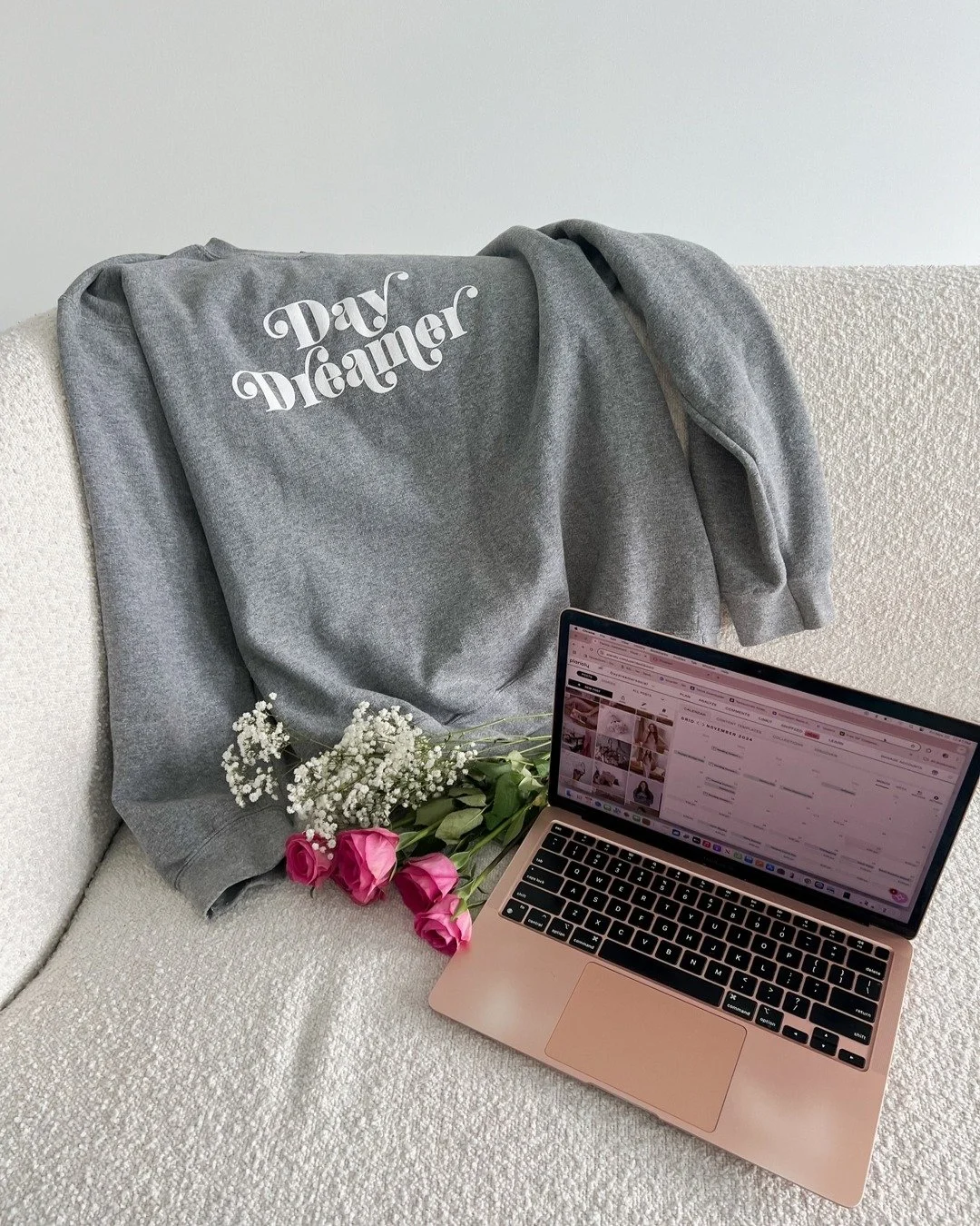 been busy creating for everyone else&rsquo;s feed&hellip; and kind of forgot about my own 👀

if running all of your social media accounts feels like one more thing on your never-ending list, i get it. sometimes it just takes the right support to fil