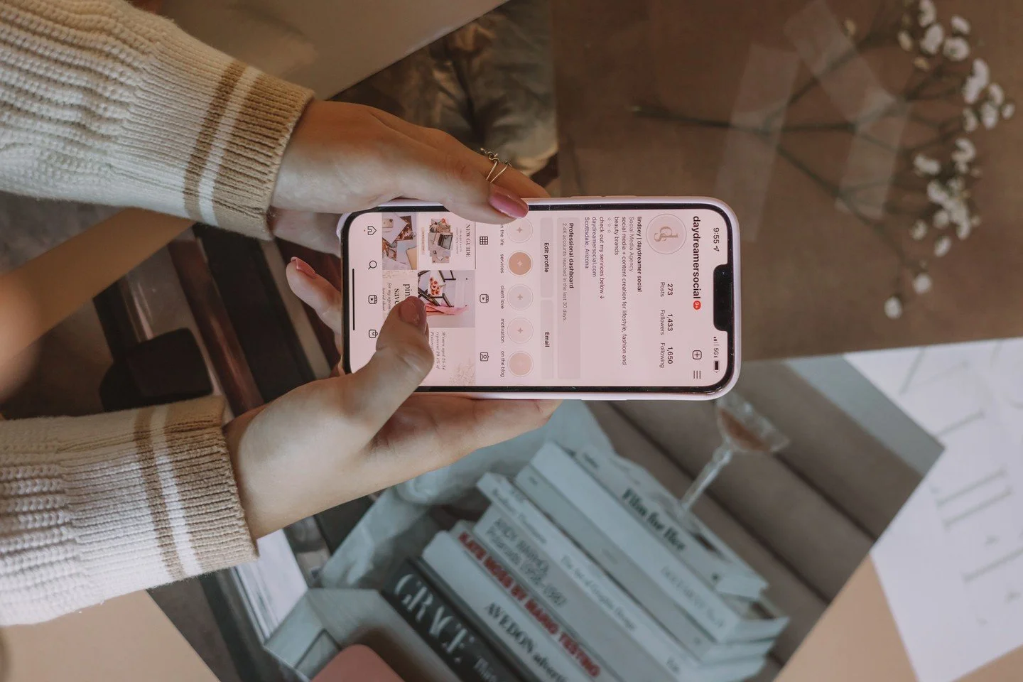 just another day of being chronically online 🤳🏼☁️🤪