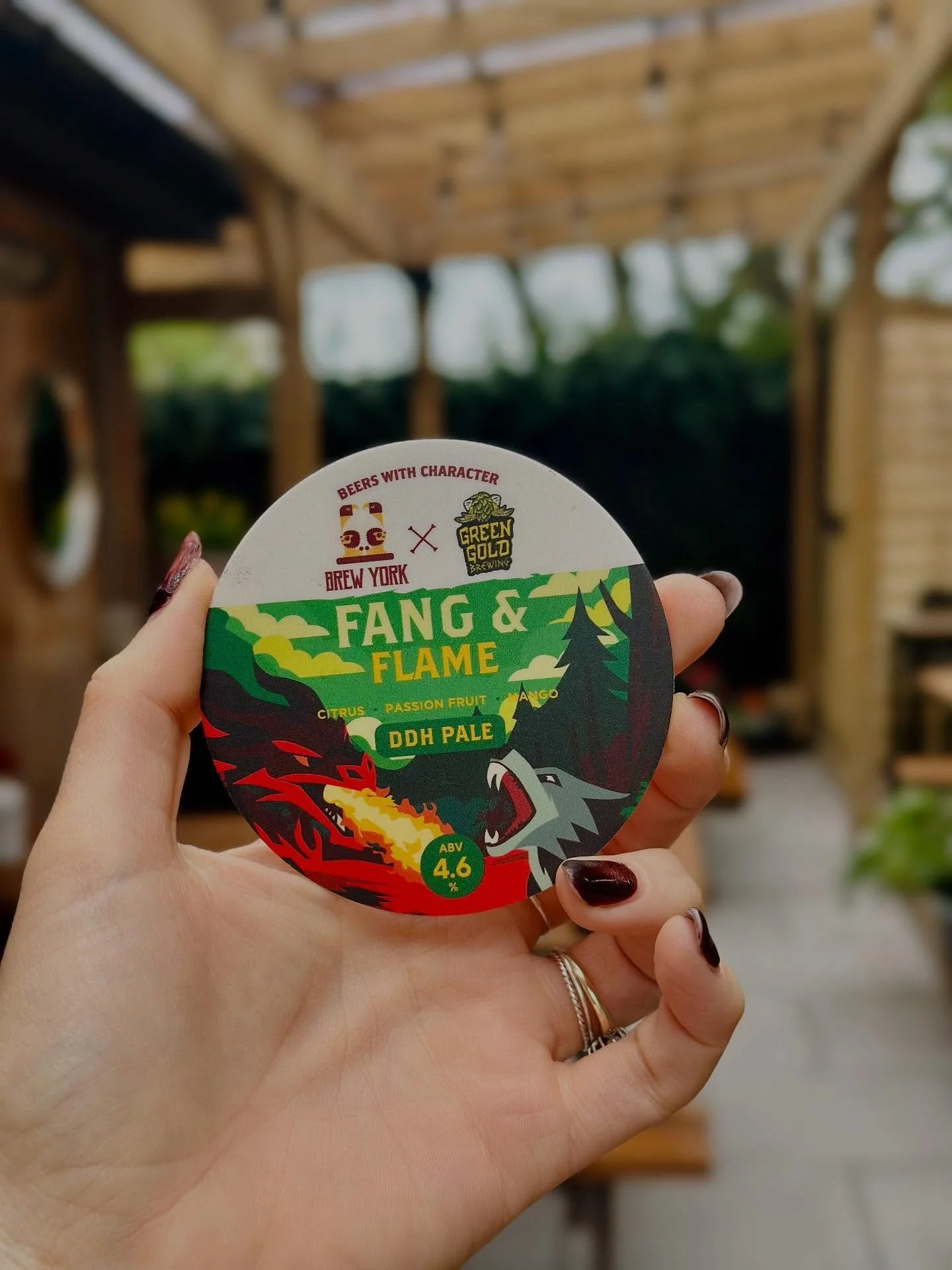 🔥 Fresh Beer Alert + Fizz Friday🍾
Kick off the weekend right - &pound;20 bottles of fizz all night long 🥂

Plus fresh on keg from @brewyorkbeer x @greengoldbrewinguk - Fang &amp; Flame, a juicy DDH Pale packed with citrus, passion fruit &amp; mang