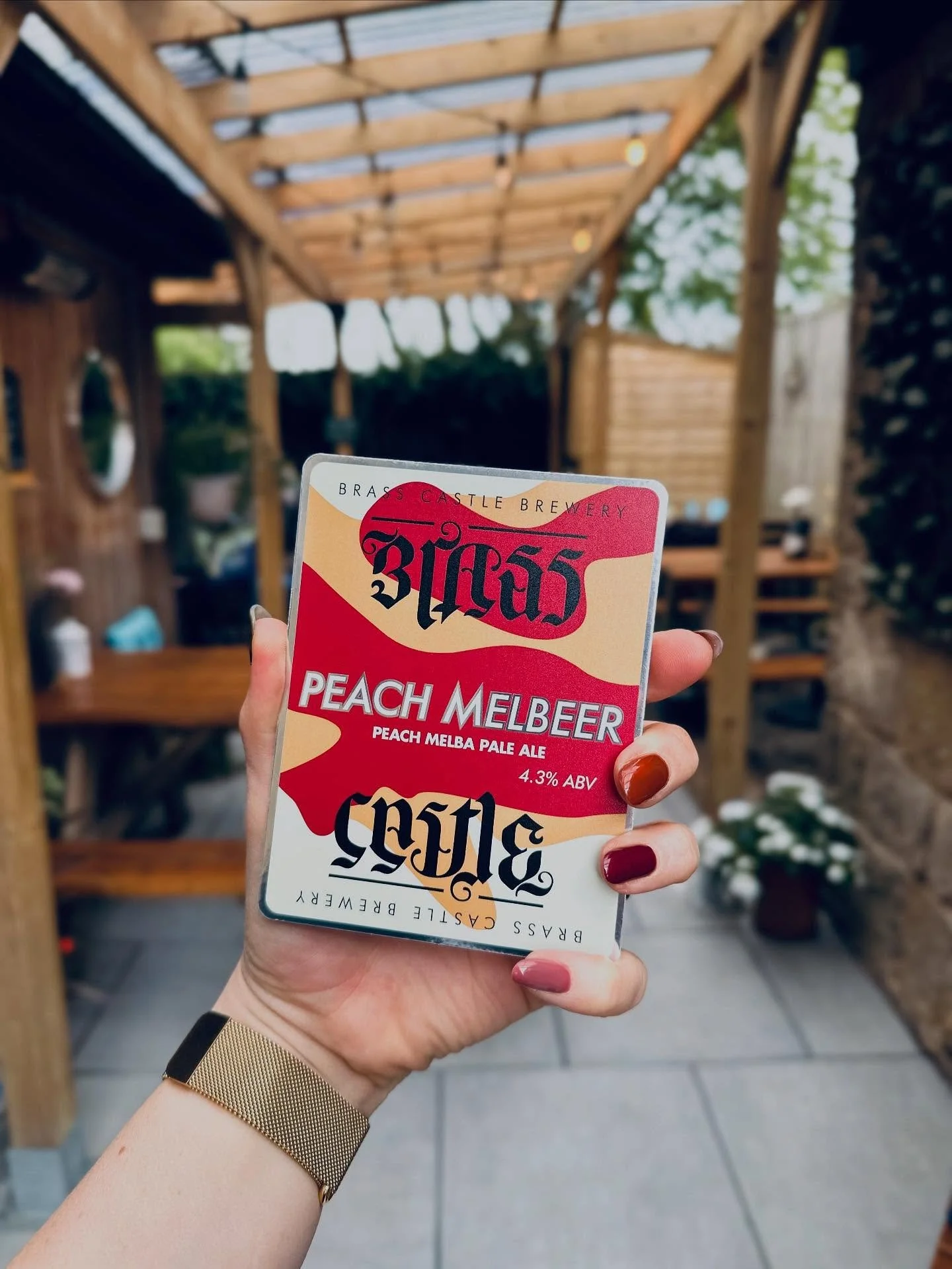 Saturday’s looking peachy π
Fresh on cask from @brasscastlebeer - Peach Melbeer, a peach melba pale that’s gluten-free, vegan-friendly and tasting absolutely delicious! πΊ
We’re open a little later today from 4pm after a private