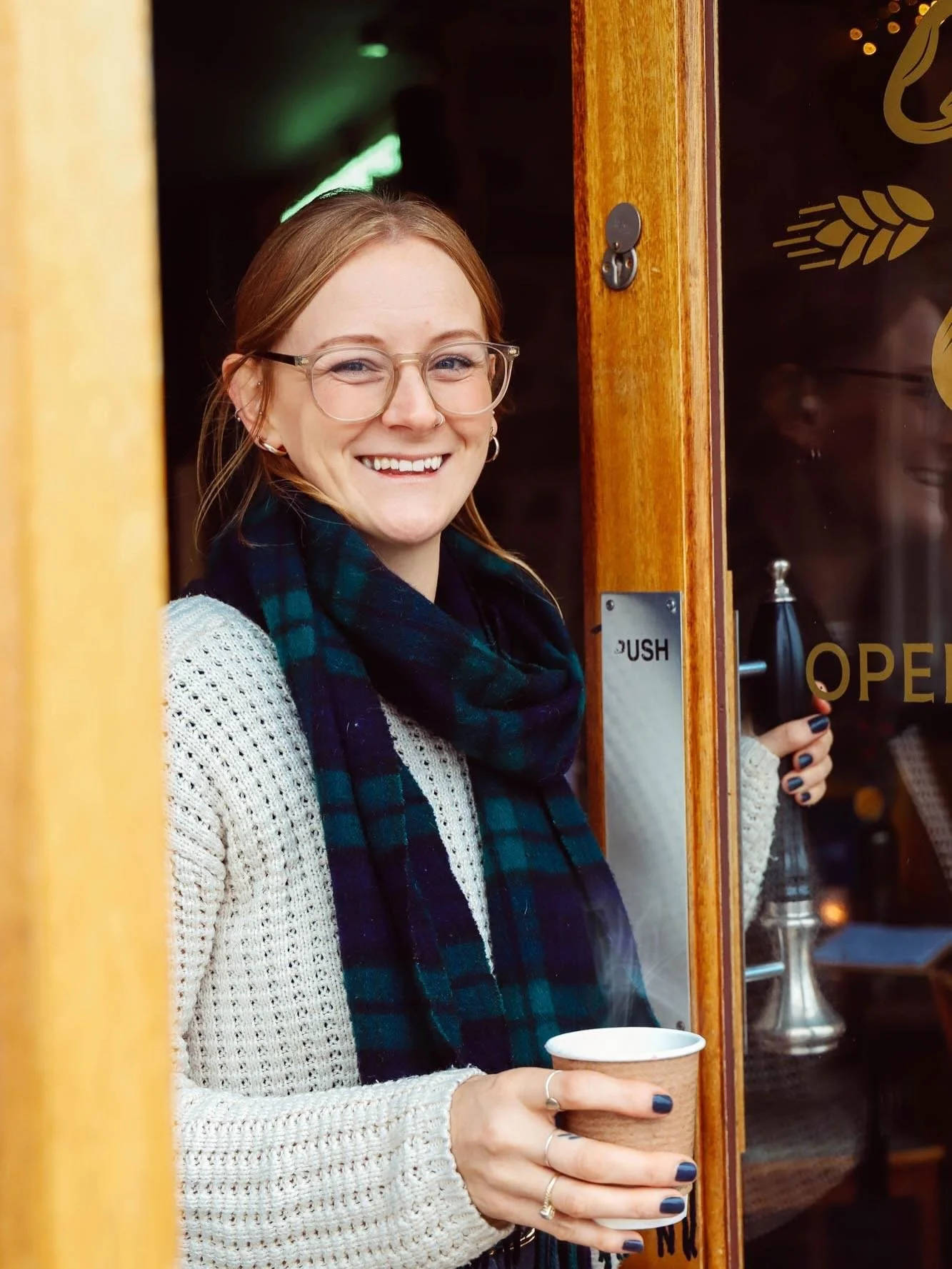 LIGHTS ON, COATS UP, DRINKS HOT 🔥🍷

It&rsquo;s the Horsforth light switch-on, and we&rsquo;re open from 1pm keeping you toasty before, during and after 😉!

💫 Swing by Granvilles for our winter warmers &mdash; perfect to enjoy in or grab to take a