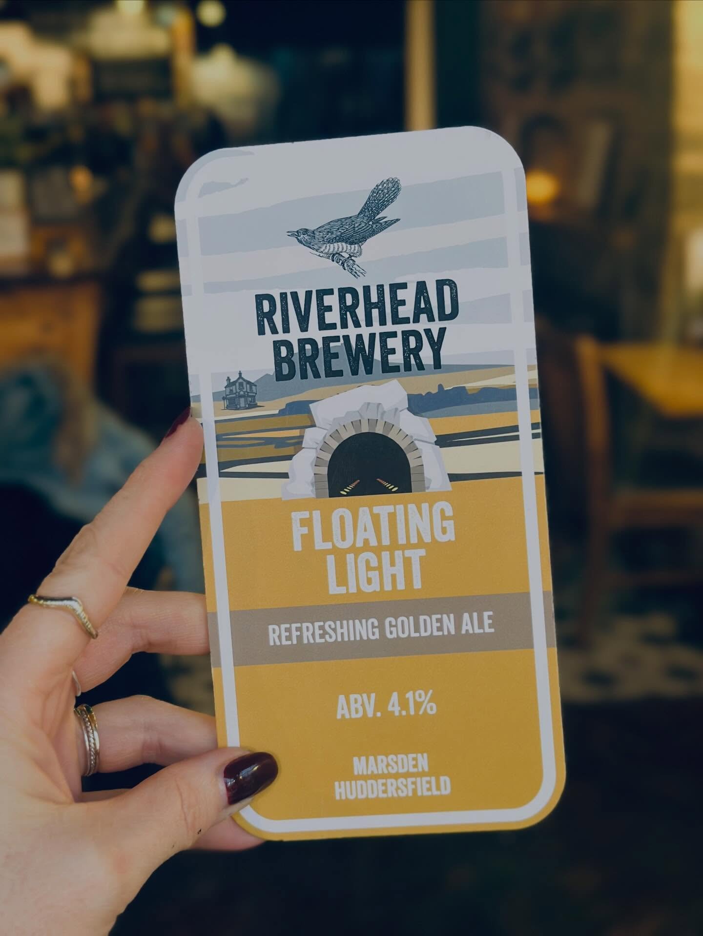 It might be raining outside, but that&rsquo;s no excuse to miss out on great drinks 🍻☔️

Now pouring: Floating Light &ndash; a beautifully sessionable golden ale (4.1%) from a new brewery for us, @riverheadbrewery - Light, refreshing and perfect for