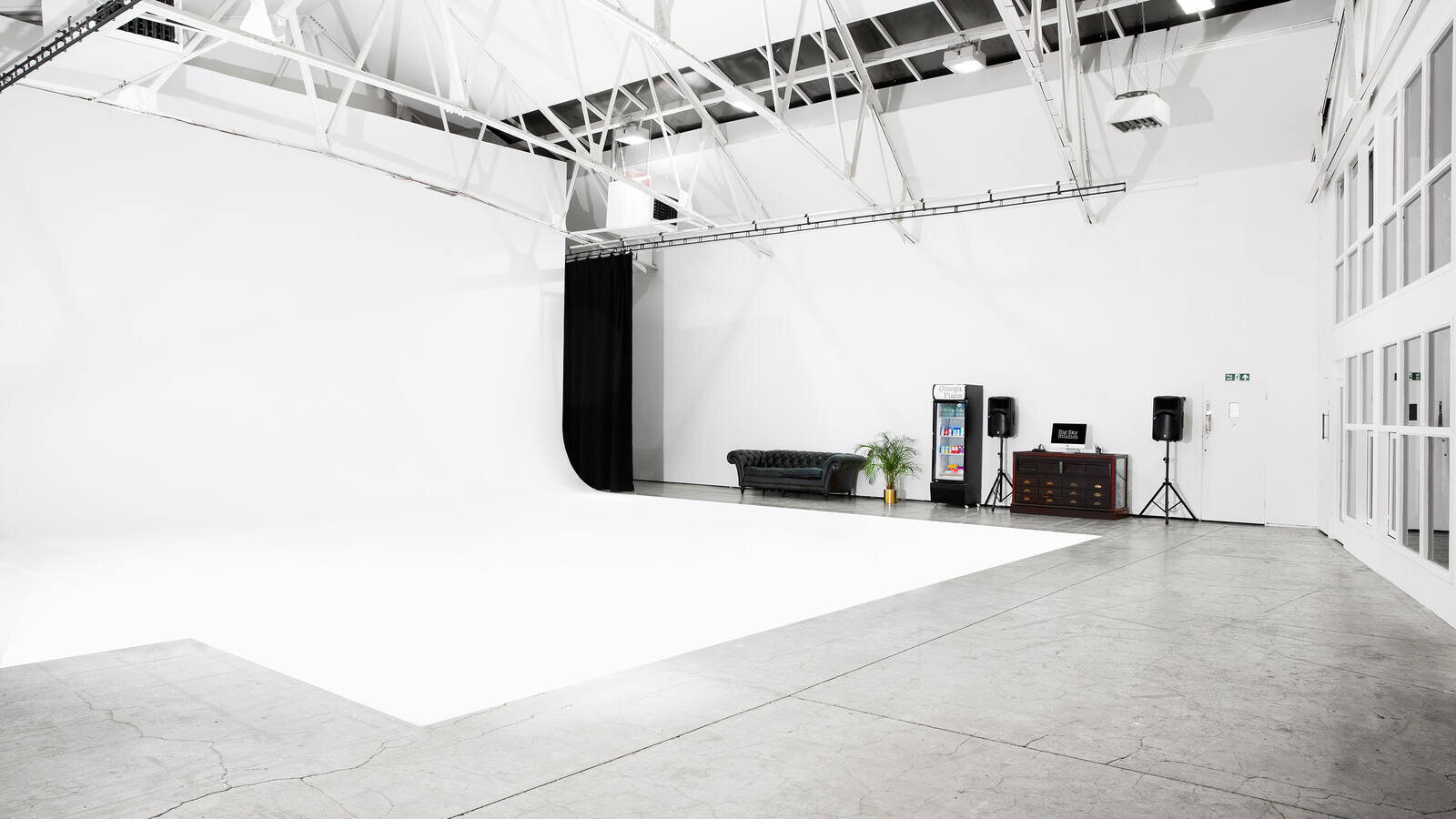 omega-place-studio-cove-01.jpeg