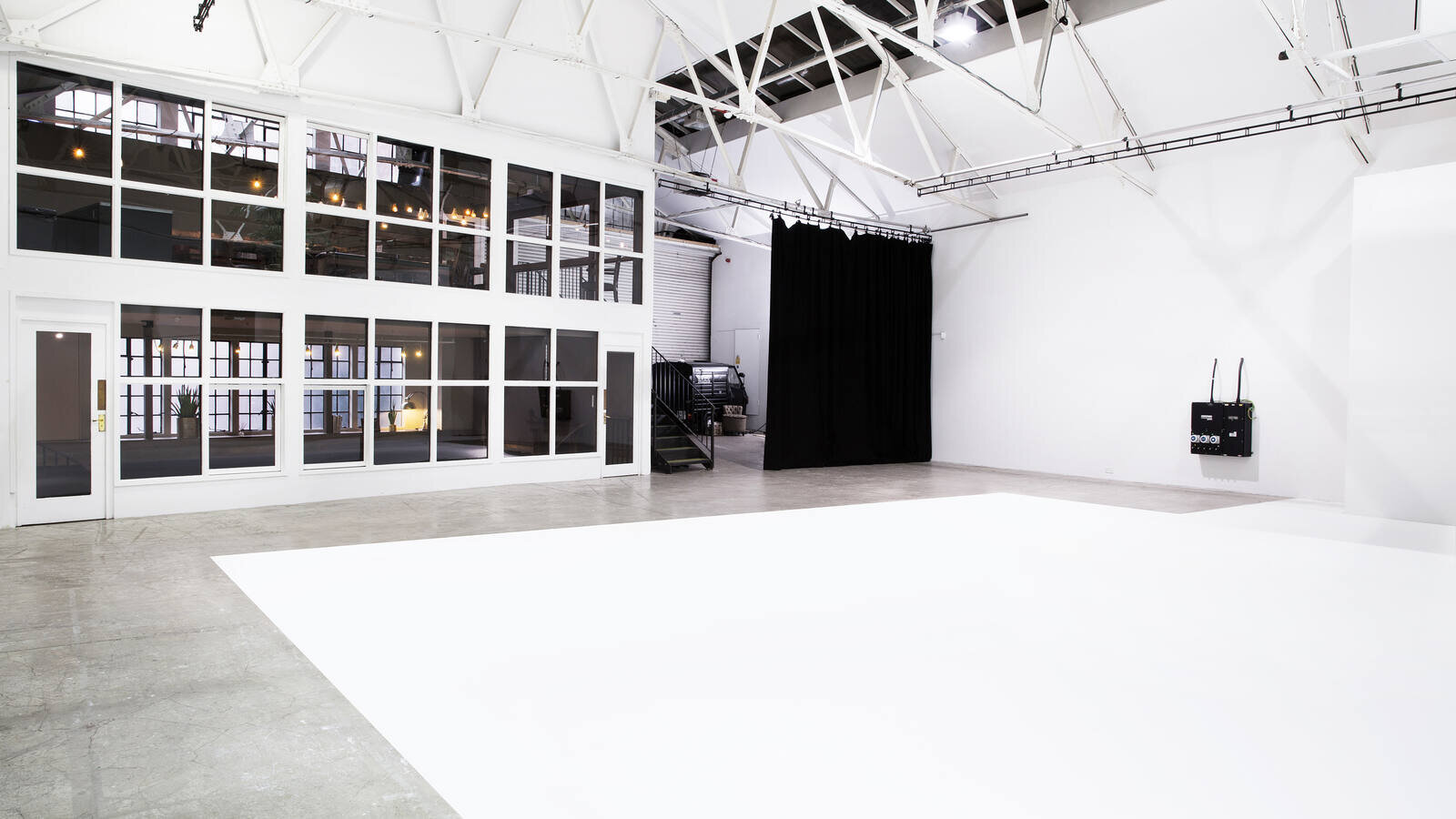 omega-place-studio-cove-02.jpeg