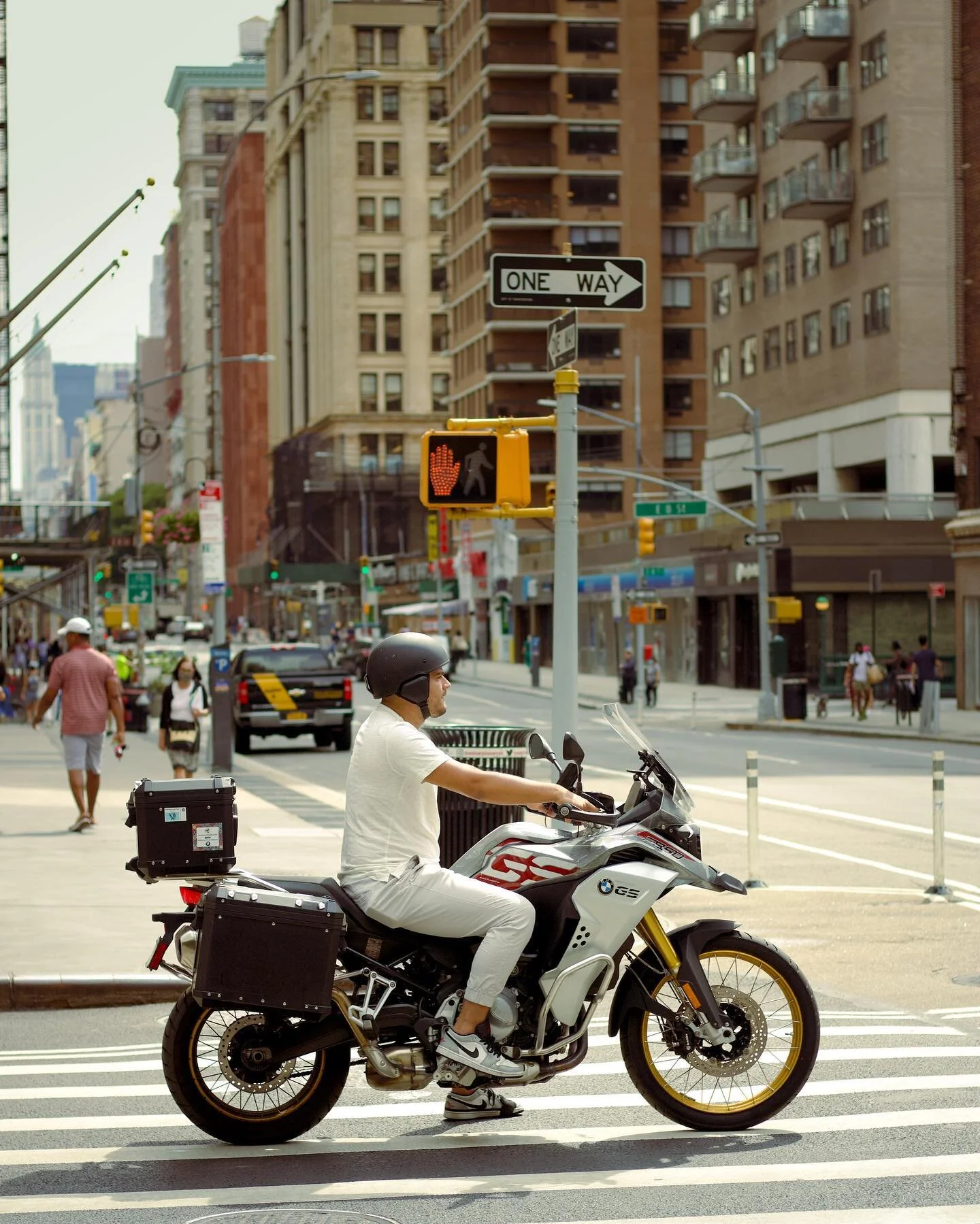 one way 

malatidinewyork 
#newyork 
#nyc 
#ny 
#manhattan 
#newyorklife 
#centralpark 
#rawphoto 
#wtc 
#nybucketlist 
#photolover 
#destination 
#statueofliberty 
#citysightseeing 
#backtotravel 
#flynyon #canonphotography