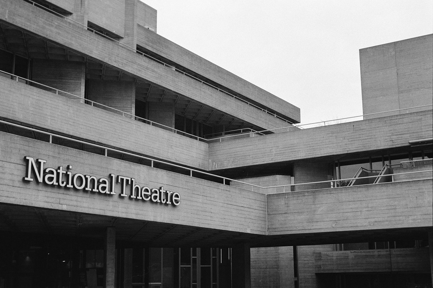 lee-mundy-national-theatre-southbank-0030-w1500px.jpg