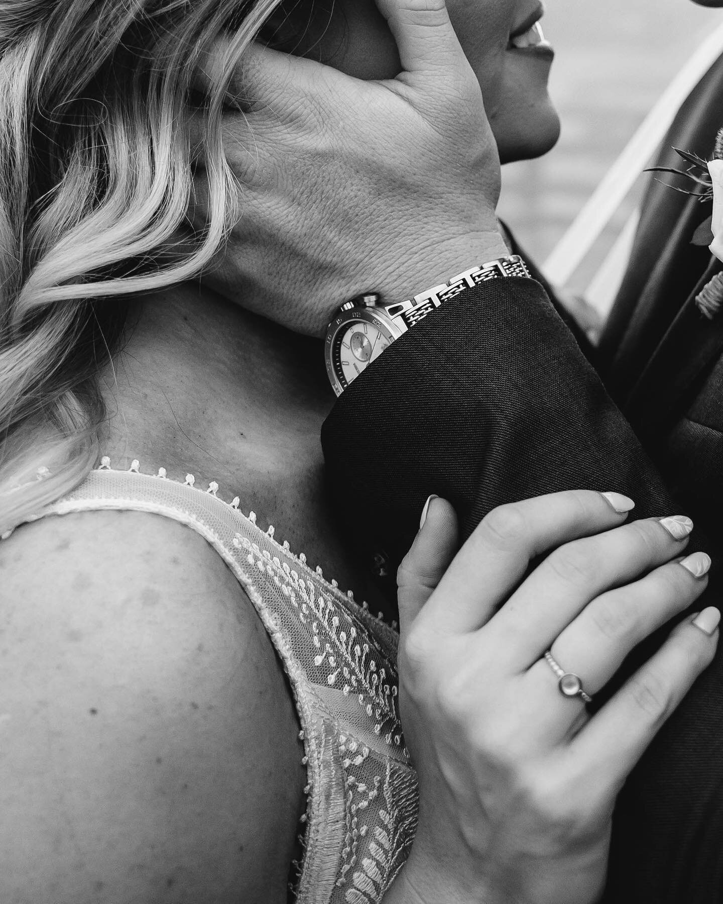 Those little moments and little details mean everything 🤍 
&bull;
&bull;
Just delivered Kailah and Austin&rsquo;s wedding day and cannot stop swooning over these two and that magical and fun day