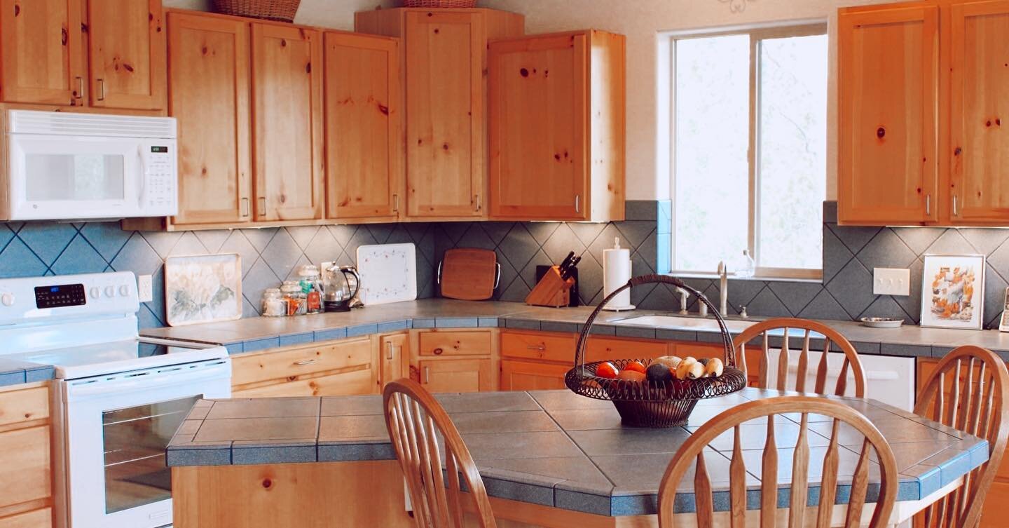If you were to cook in this kitchen with the mountains outside the kitchen window, what would you make?? This doesn&rsquo;t have to be a hypothetical&hellip; early November is open for you to book, and you can enjoy both this kitchen and the beautifu