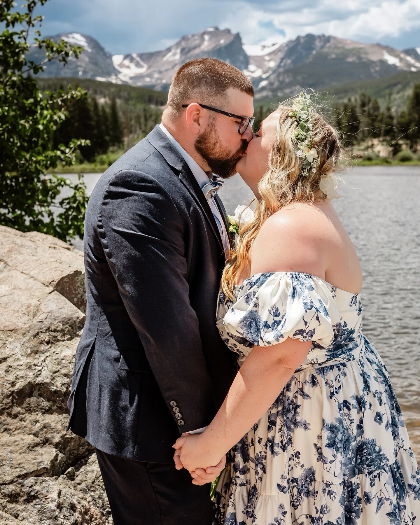 Oh how I love our public lands 🏔️ 
Shannon &amp; Collin decided they wanted to invite their closest friends and family to Estes from Louisiana to witness their elopement. 

They purchased a very affordable permit that allowed us all to admire their 