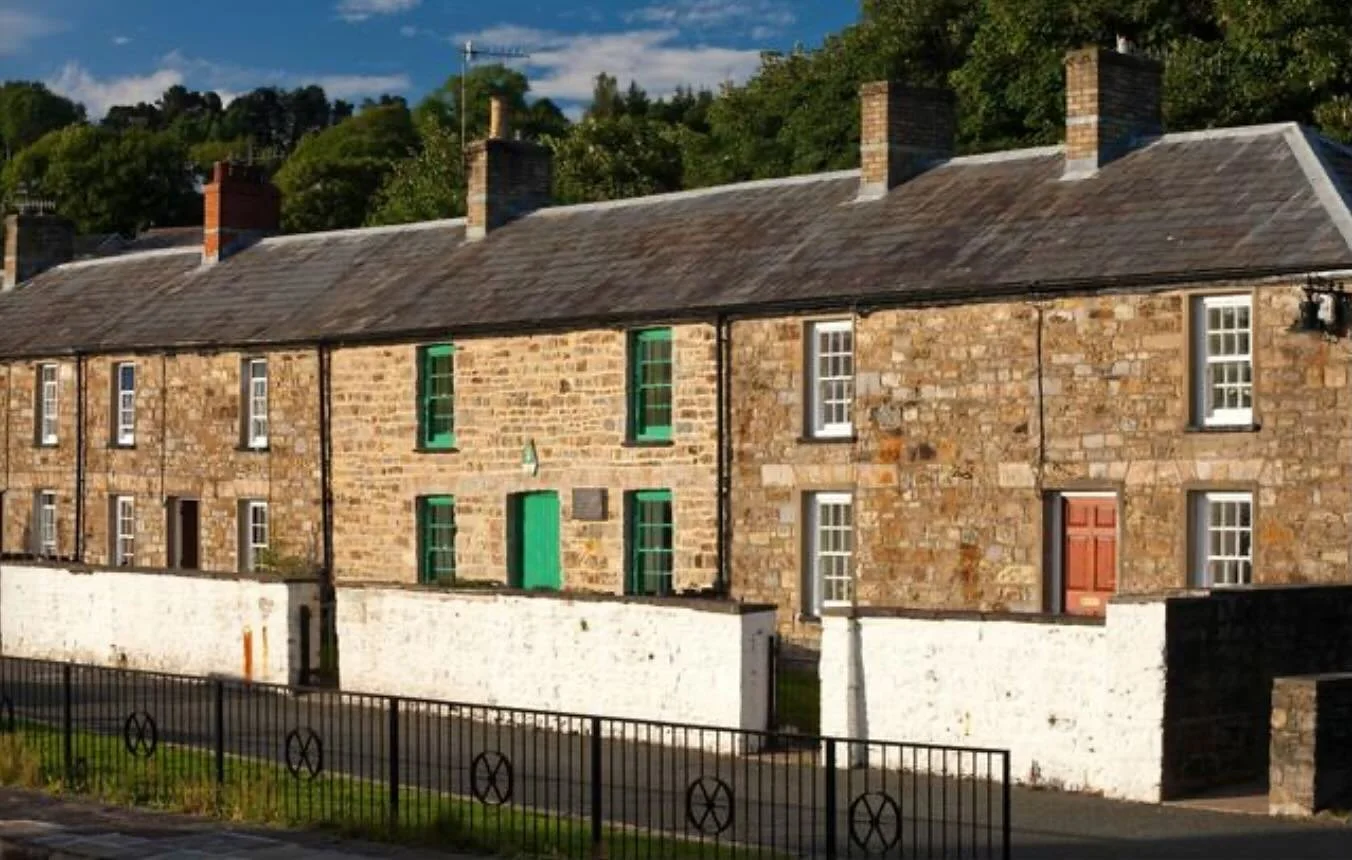 ⭐️ Heno ar Cartrefi Cymru byddwn ni&rsquo;n edrych ar DAI TERAS. Byddai ac Aled yn ymweld &acirc; Chapel Row ym Merthyr Tydfil, rhes fer a adeiladwyd i weithwyr haearn Cyfarthfa tua 1830. 8.25yh ar S4C!

⭐️ Tonight on Cartrefi Cymru we&rsquo;ll be lo