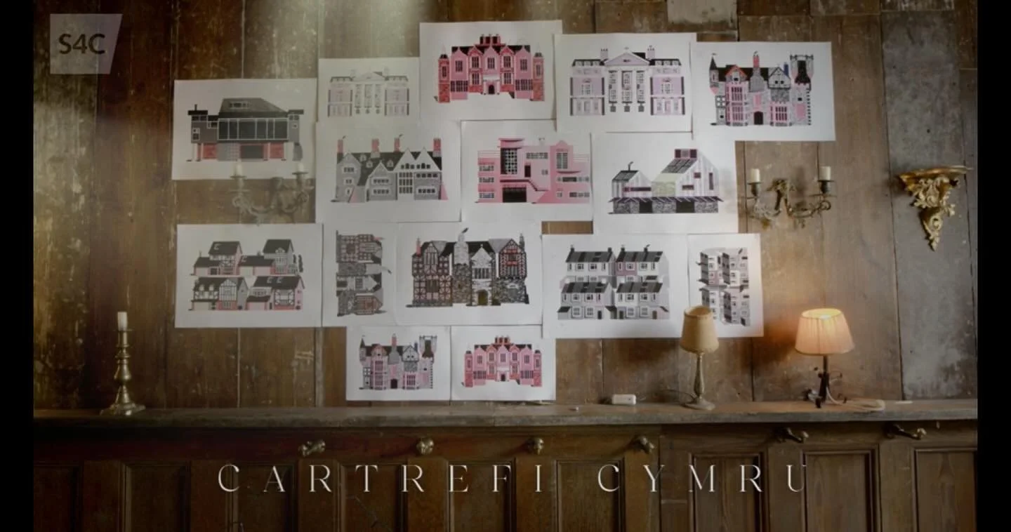 Mae ein rhaglen deledu Cartrefi Cymru yn &ocirc;l wythnos yma! Ymunwch &acirc; fi ac Aled wrth i ni edrych ar bump math o dŷ arall yn Nghymru, bob nos Fercher am 8.25yh ar S4C 🏠🛖🏯🏰🏢

//

Our tv programme Cartrefi Cymru is back this week! Join me