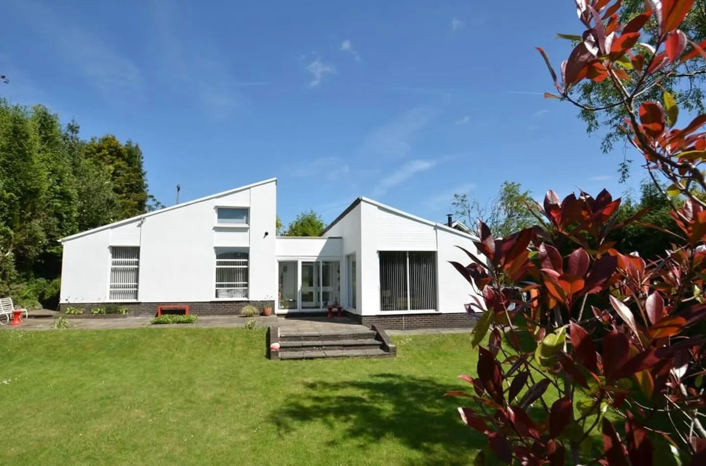 Heno ar Cartrefi Cymru byddwn ni&rsquo;n ystyried TAI UN-LLAWR gyda ymweliad i&rsquo;r tŷ Modernaidd arbennig hwn ym Merthyr. Os chi&rsquo;n hoffi hwn o&rsquo;r tu allan, byddwch chi&rsquo;n caru&rsquo;r tu mewn 😍 Gweld chi am 8.25yh ar S4C! 

/

To