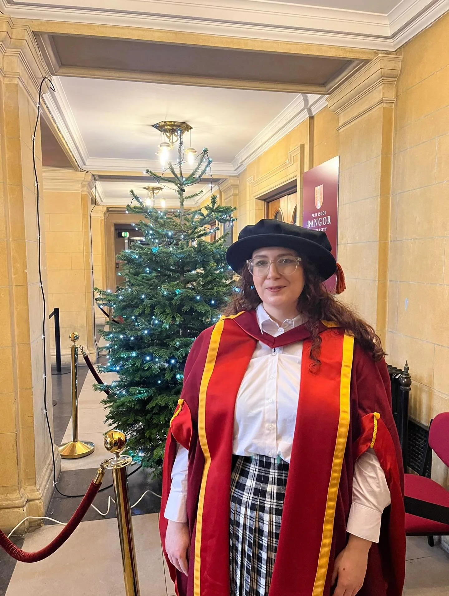 Graddio Nadoligaidd ym Mangor! 🎄🎄🎄

Christmas graduation in Bangor! 🎄🎄🎄