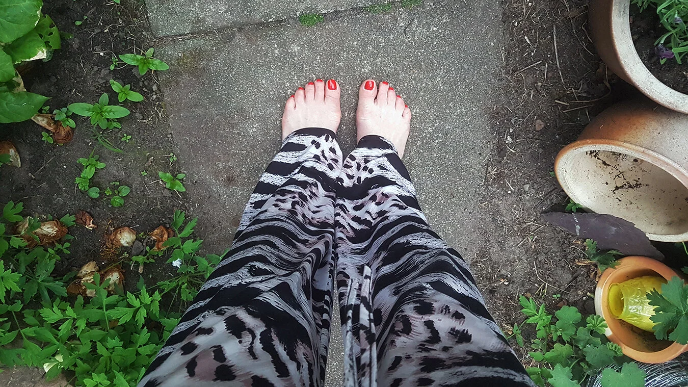 my feet down (2).jpg