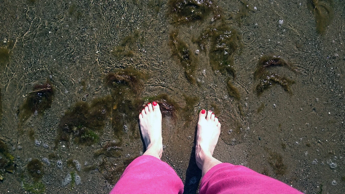 my feet down (4).jpg