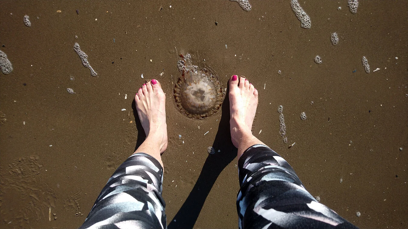 my feet down (14).jpg