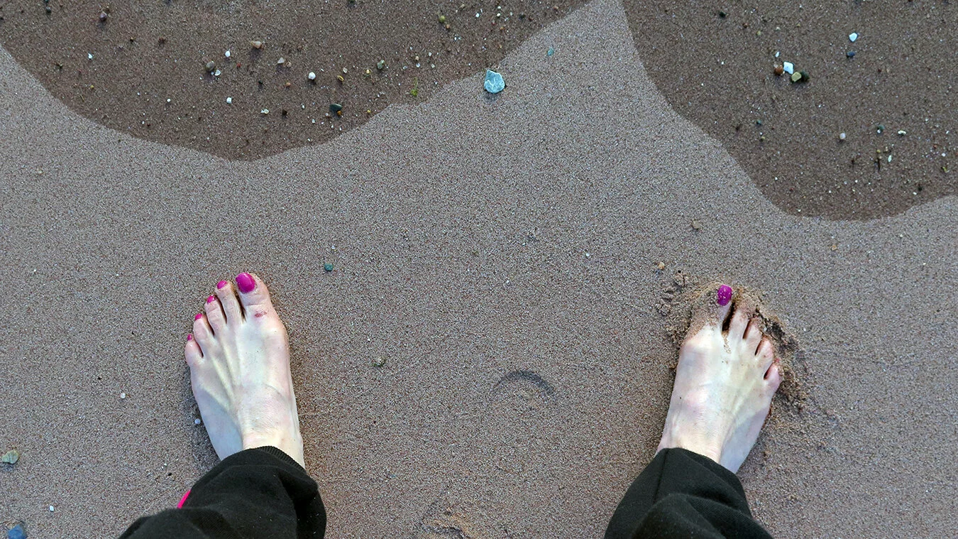 my feet down (23).jpg